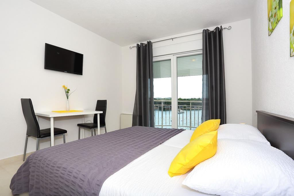 Apartment Dado
