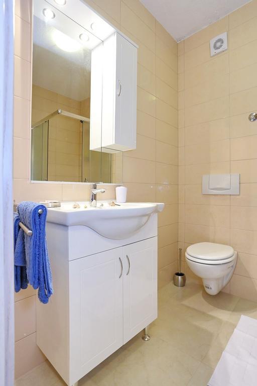 Apartment Dado